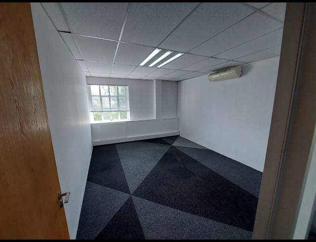 386M² OFFICE TO LET IN BRYANSTON